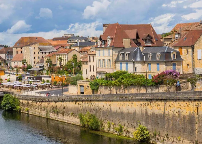 Lejlighed Avec Terrasse Et Jardinet En Centre